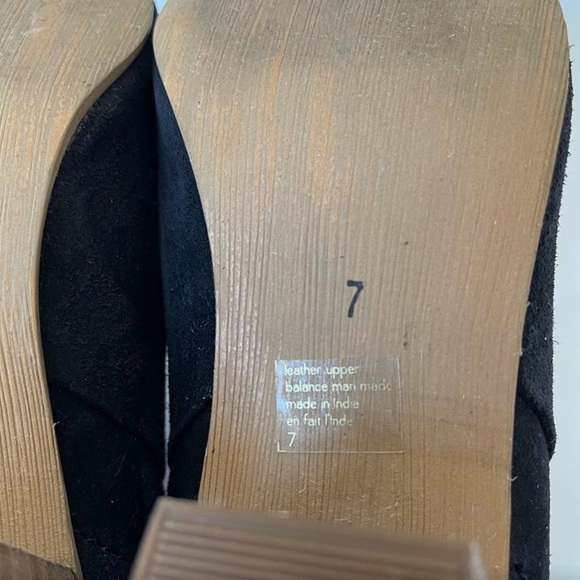 Seychelles Black Suede Stacked Heel Zippered Bootie/7M - Picture 5 of 8